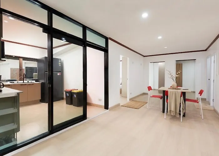 Luxury 4br 250 Sqm 5 Min To Bts Sukhumvit 26 *