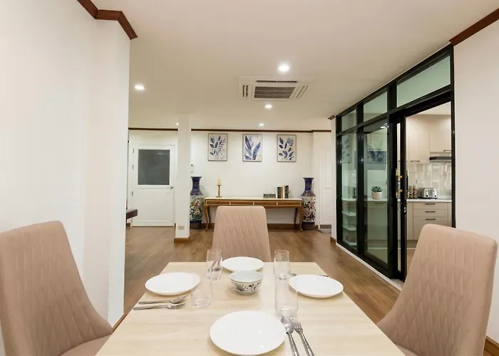 Luxury 4br 250 Sqm 5 Min To Bts Sukhumvit 26 Bangkok