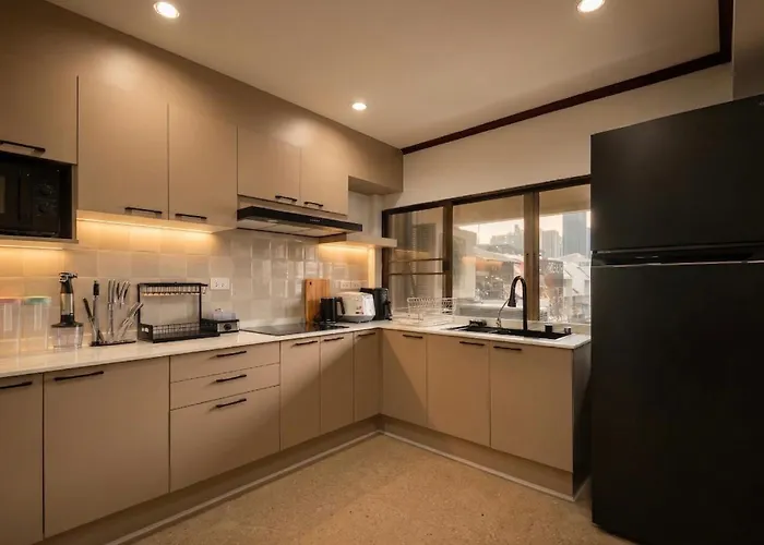 Luxury 4br 250 Sqm 5 Min To Bts Sukhumvit 26