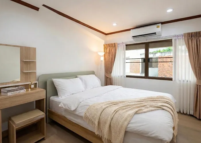 Luxury 4br 250 Sqm 5 Min To Bts Sukhumvit 26 *