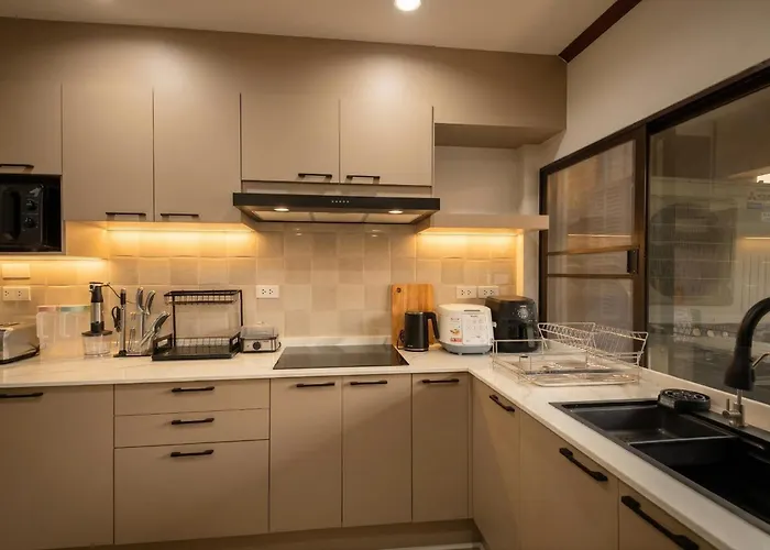 Luxury 4br 250 Sqm 5 Min To Bts Sukhumvit 26 Apartamento *